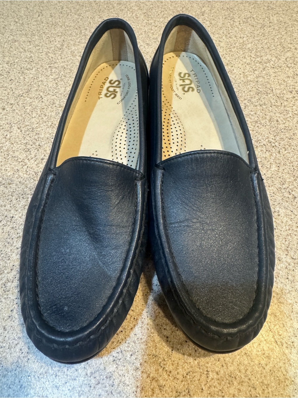 SAS Simplify Navy Leather Moccasin Slip-On Loafers in in Navy